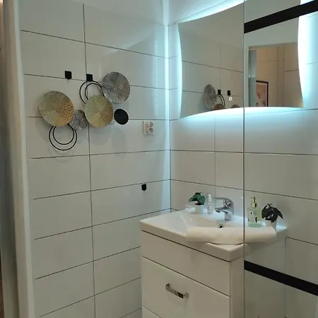 Day & Night By Cooee * ワルシャワ