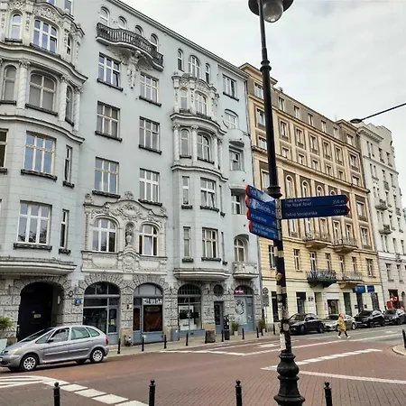 Day & Night By Cooee ワルシャワ