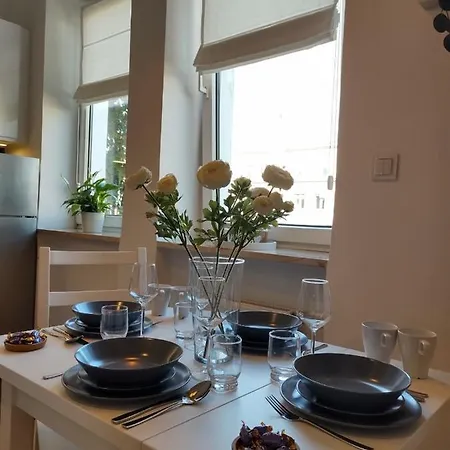 公寓 Day & Night By Cooee