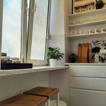 Day & Night By Cooee Varsó