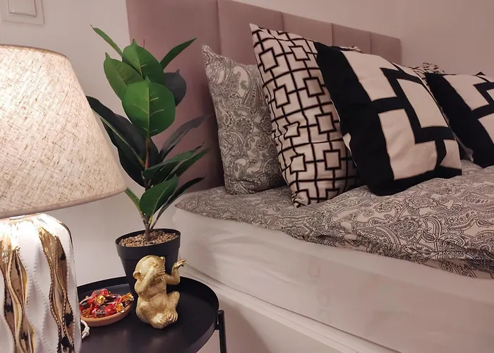 Day & Night By Cooee * Varsóvia